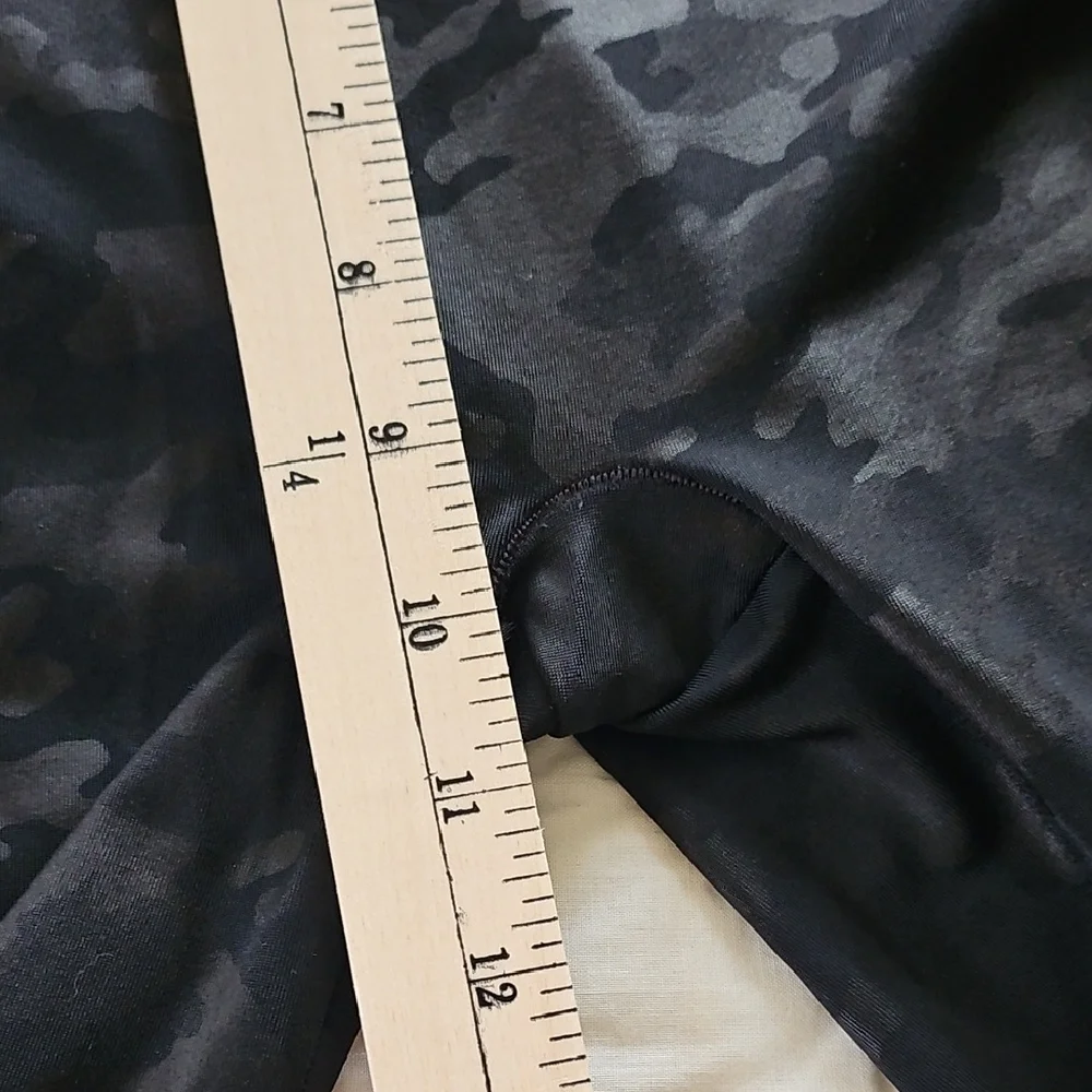 SPANX Gray/Black Camo Skinny Leggings - Picture 5 of 9